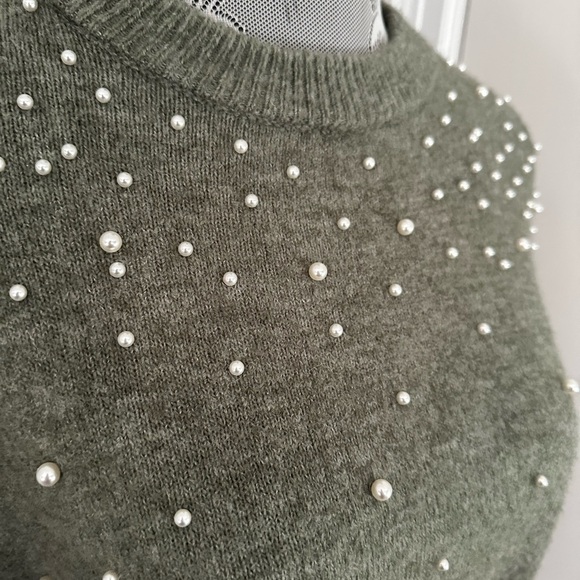 H&M Women’s XS Olive Green Pearl Appliqué Pullover Sweater. Oversized. Stretch. - Picture 11 of 16